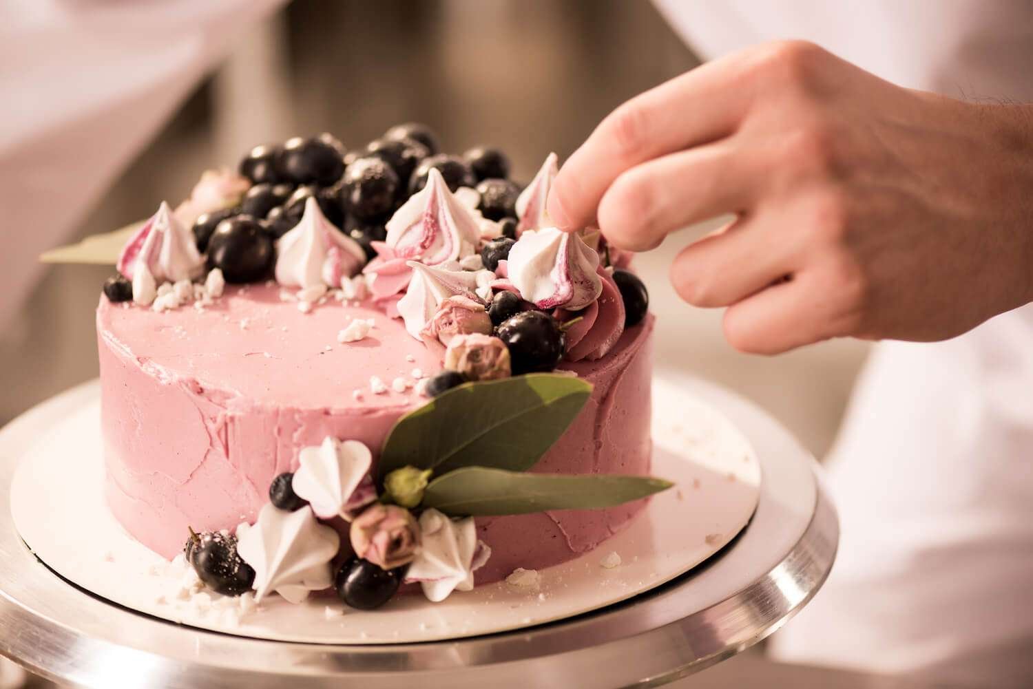 Master the Art of Cake Decorating