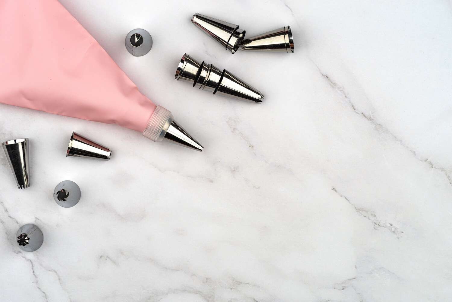 Top Cake Decorating Tips for Beginners / Bake Batter & Beyond