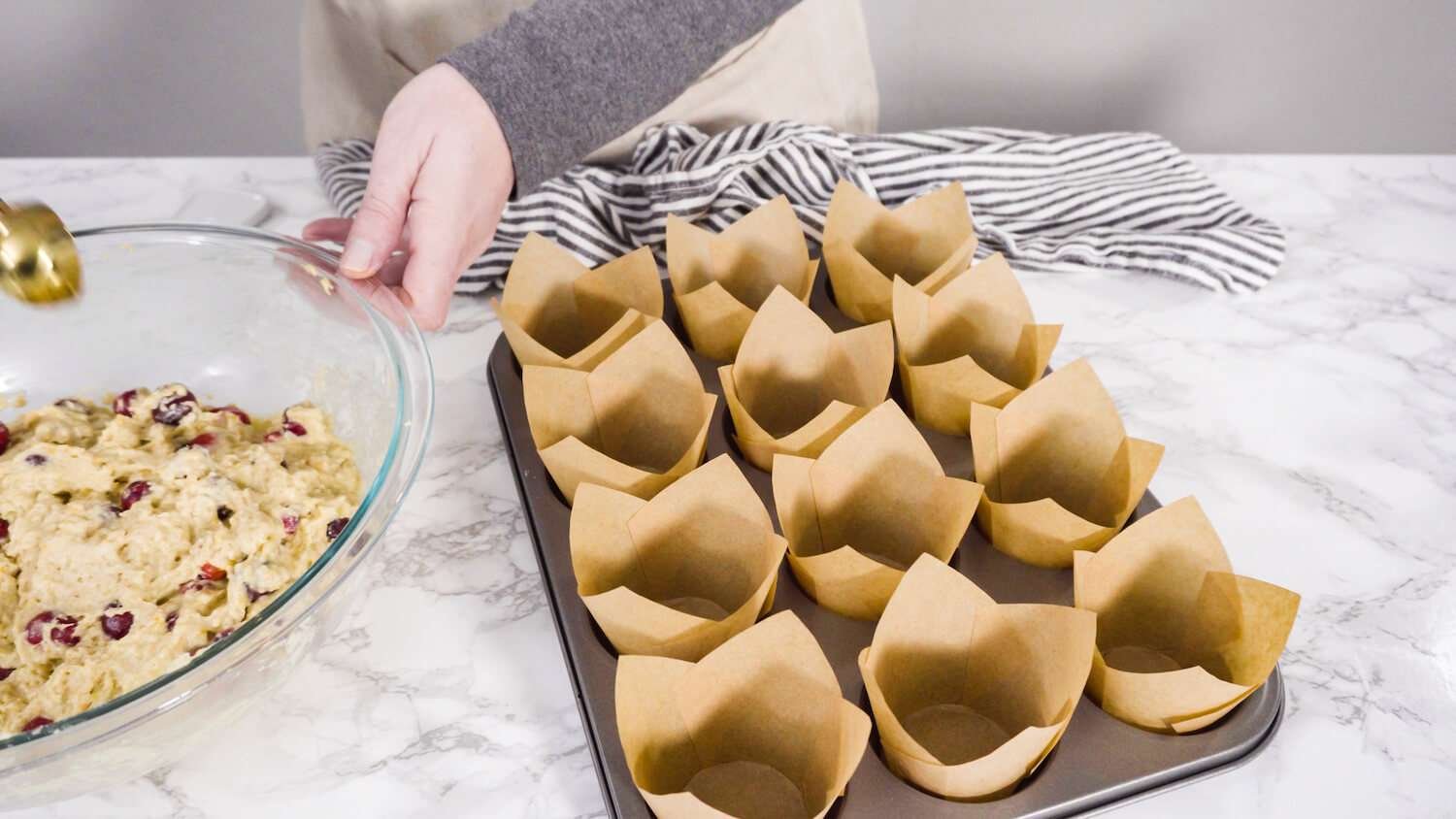 Perfecting Your Cupcakes: How to Get Lovely Looking Cupcakes Every Time / Bake Batter & Beyond