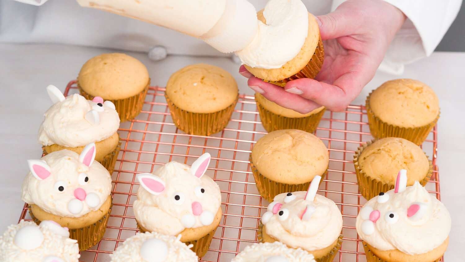 Exploring Different Types of Buttercream for Perfect Cake Decorating / Bake Batter & Beyond