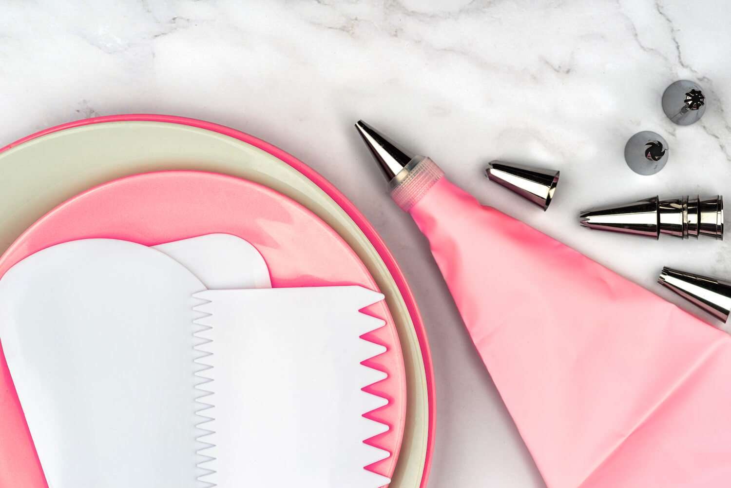 Masterful Cake Decorating Tips to Elevate Your Baking Artistry / Bake Batter & Beyond