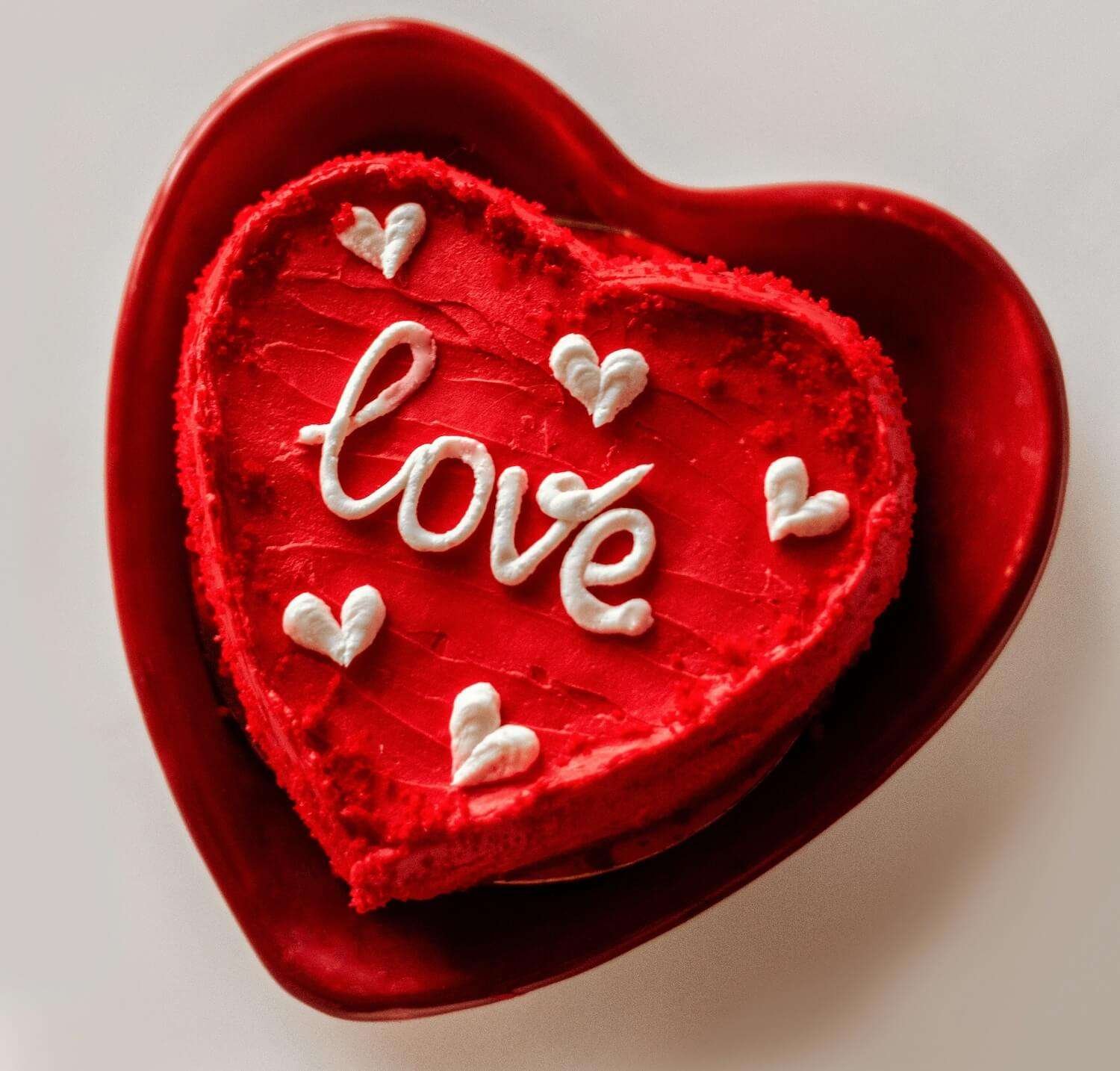 Creative Heart Cake Decorating Ideas / Bake Batter & Beyond