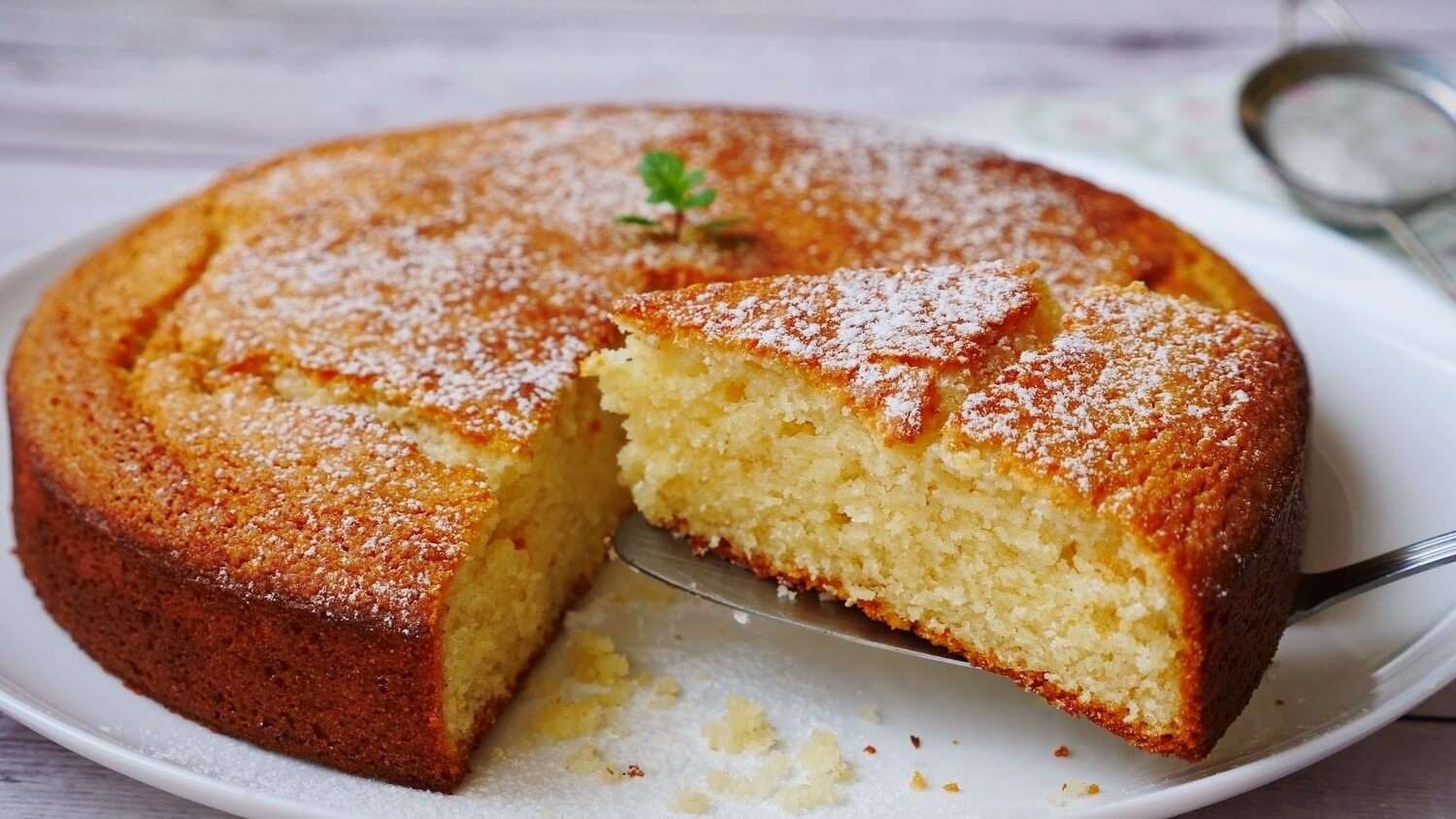 Essential Cake Baking Equipment: A Complete Guide / Bake Batter & Beyond