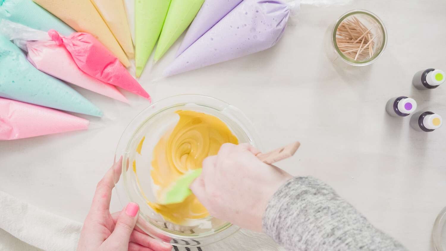 10 Sheet Cake Decorating Ideas for Your Next Celebration / Bake Batter & Beyond