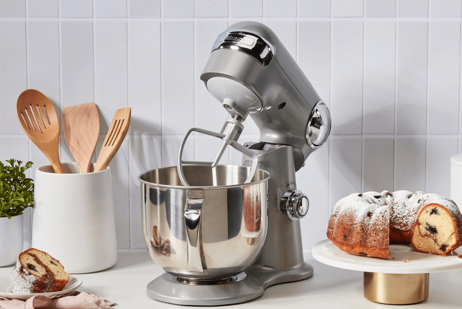 The Ultimate Guide to Stand Mixers for Baking: Elevate Your Kitchen Game in 2024! | Bake Batter and Beyond