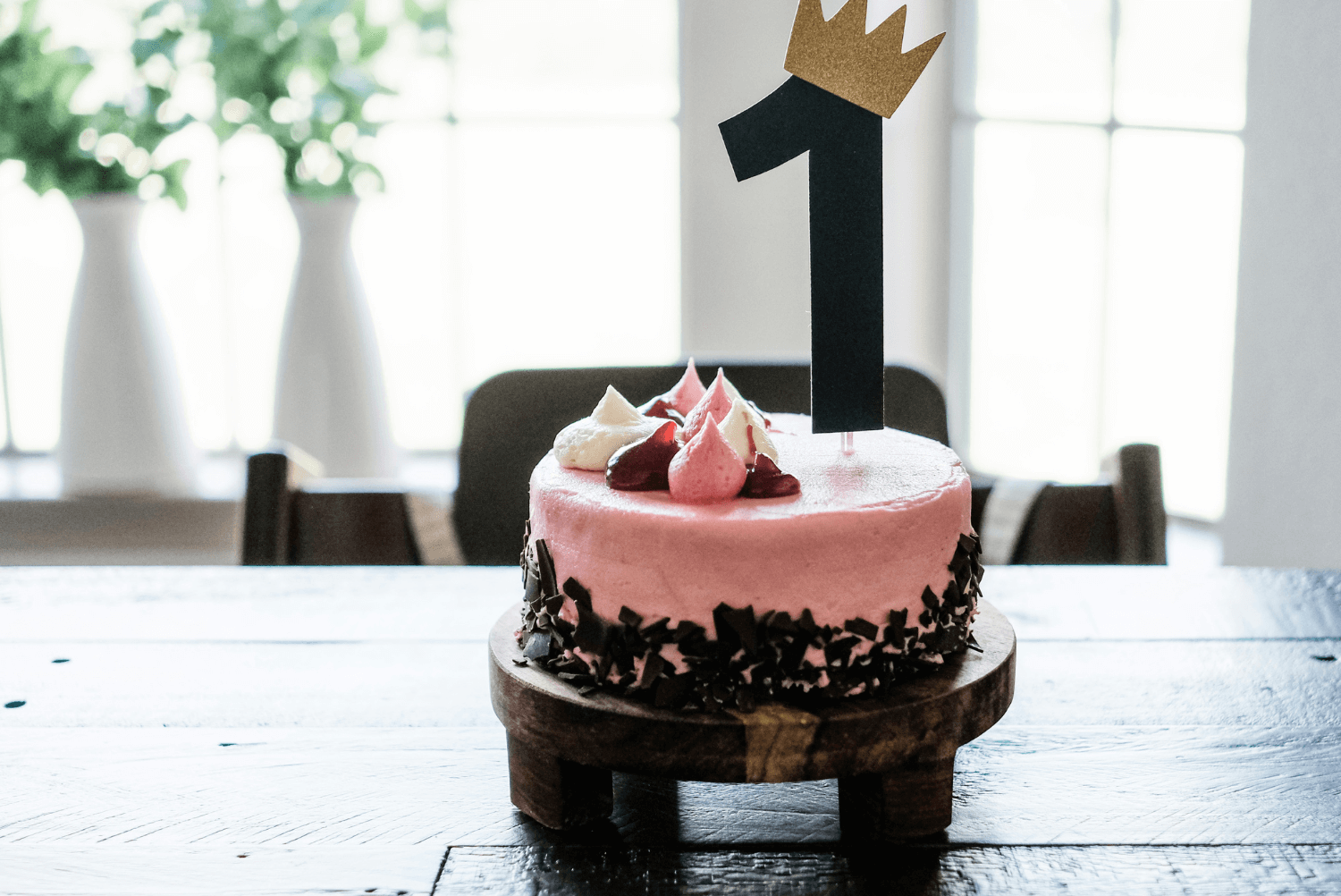 4 Round Cake Decorating Ideas for Stunning Results | Bake Batter and Beyond