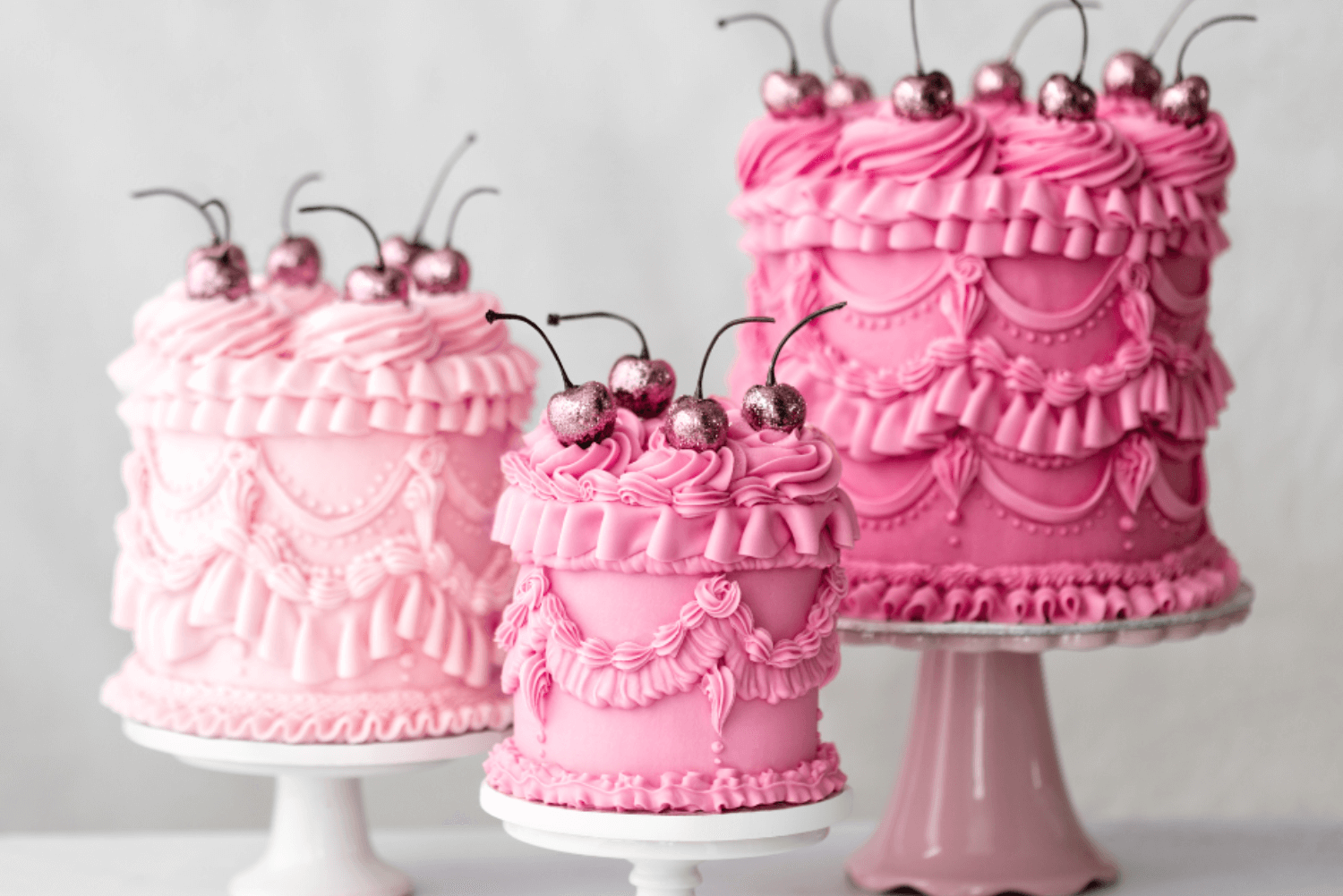 4 Round Cake Decorating Ideas for Stunning Results | Bake Batter and Beyond