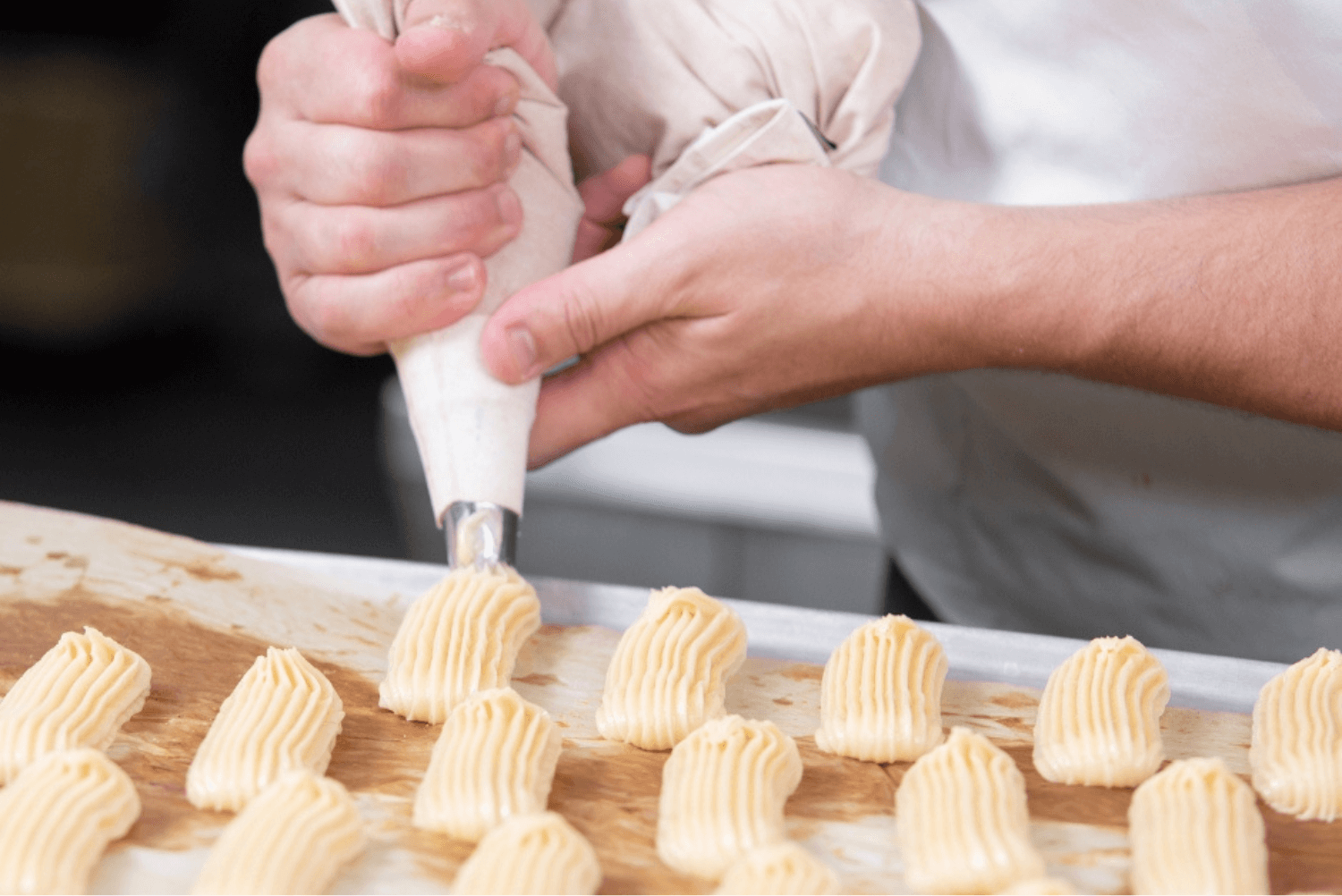 10 Best Piping Tips for Creating Stunning Professional-Looking Cakes in 2024 | Bake Batter and Beyond