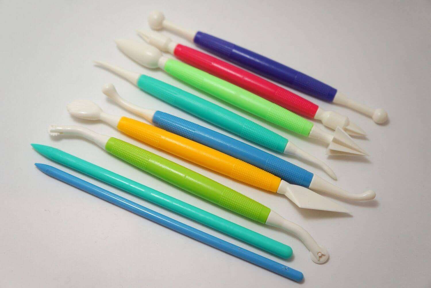 10 Must-Have Affordable Cake Decorating Tools for Bakers on a Budget in 2024 | Bake Batter and Beyond