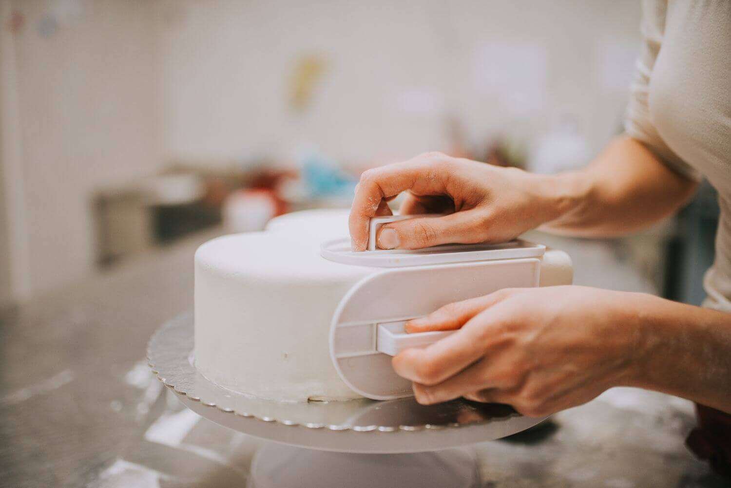 10 Must-Have Affordable Cake Decorating Tools for Bakers on a Budget in 2024 | Bake Batter and Beyond
