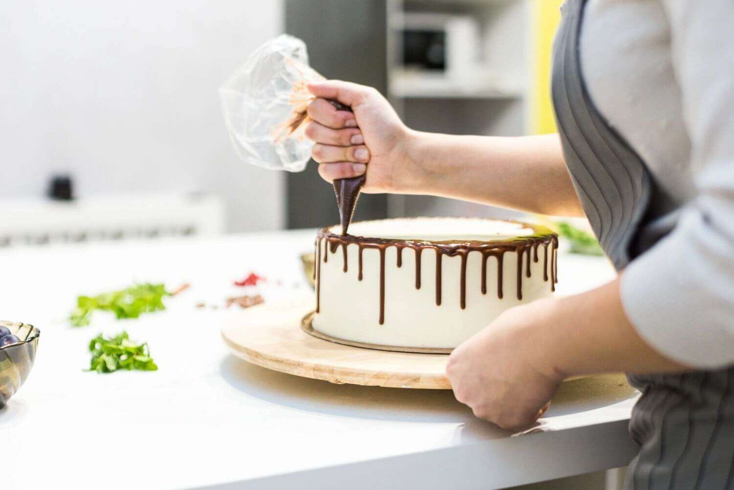 The Ultimate Guide to Piping Bags for Cake Decorating: Elevate Your Baking Game in 2024 | Bake Batter and Beyond